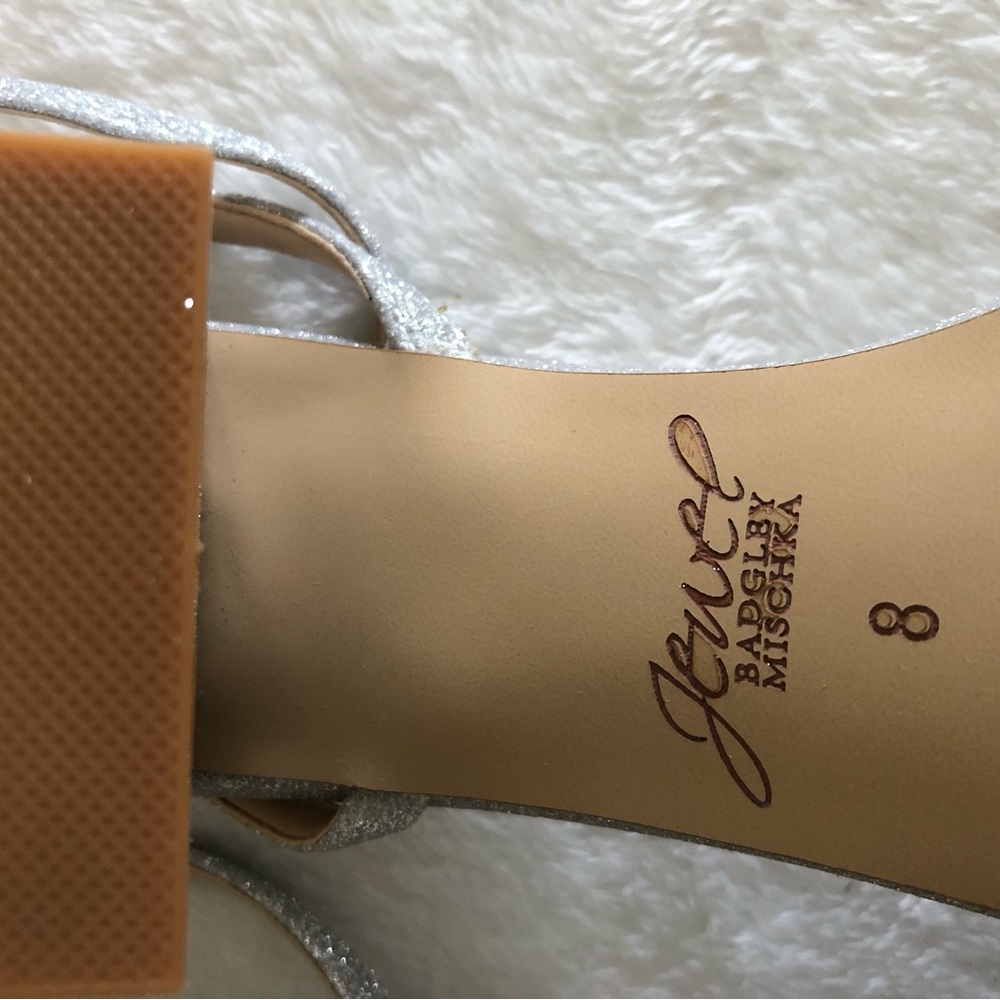 Jewel by Badgley Mischka Odonna sandals. Size 8 never worn. Brand new in box. - Picture 7 of 15